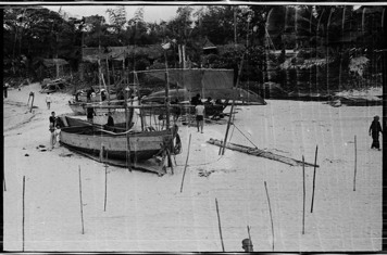 Boat building on the beach at Hon Tra.